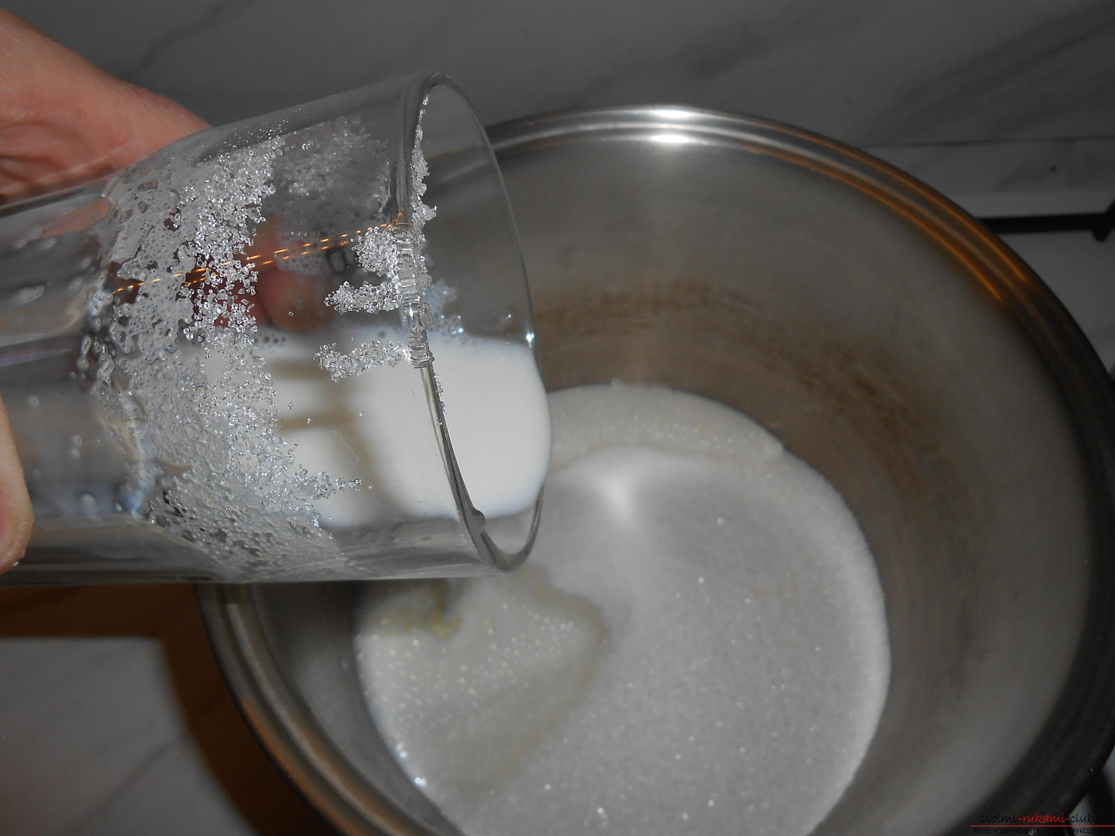Мастер-класс научит печь пряники в домашних условиях, сахарная глазурь которых защитит их от черствения.. Фото №23